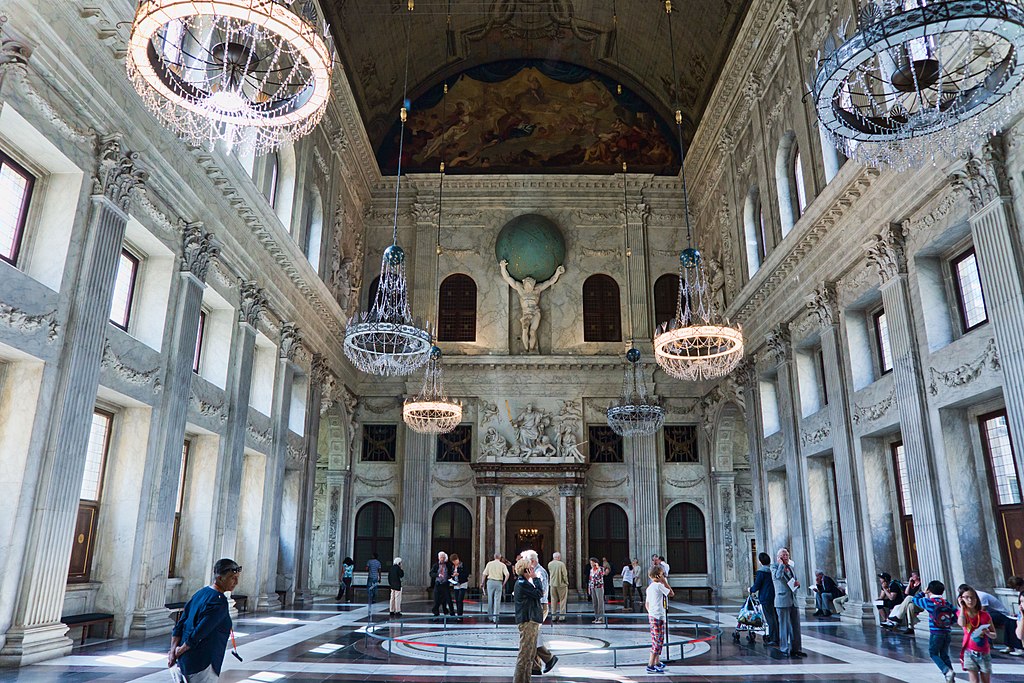 Salle principale et lieu de bal du Palais Royal dans le centre historique d'Amsterdam - Photo de Jean Christophe Benoist