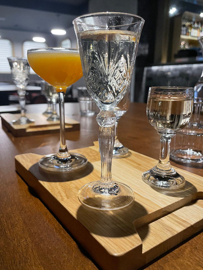 Dégustation de vodka pures et de cocktails à base de vodka.