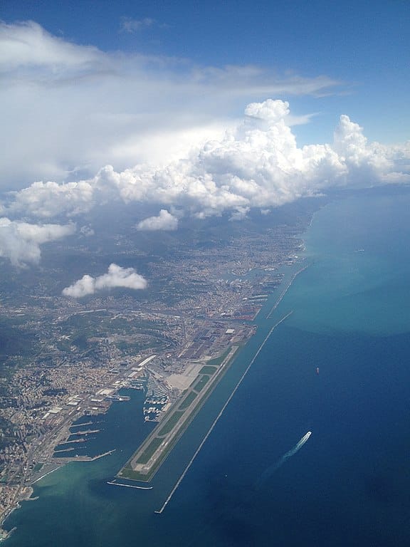 Aéroport de Gènes Cristoforo Colombo - Photo de User-baglio - Licence ccbysa 3.0