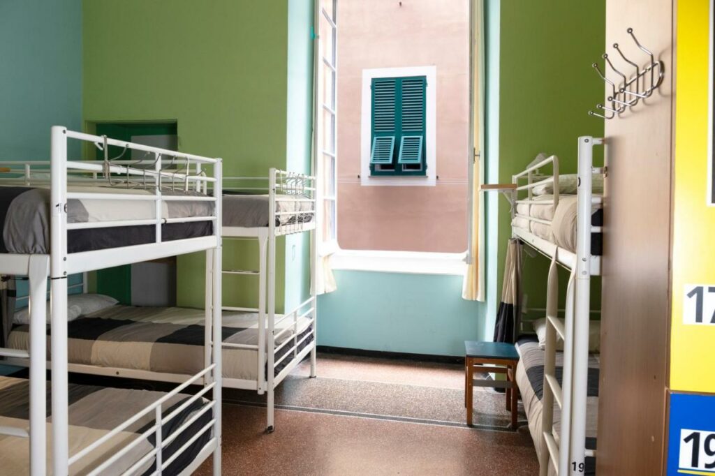 Dortoir de l'auberge de jeunesse Manena Hostel Genova à Gênes.