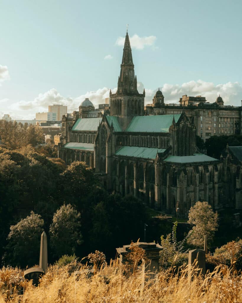 Cathedrale de Glasgow depuis les hauteurs de la Necropolis. Photo d'Abbie Tanner