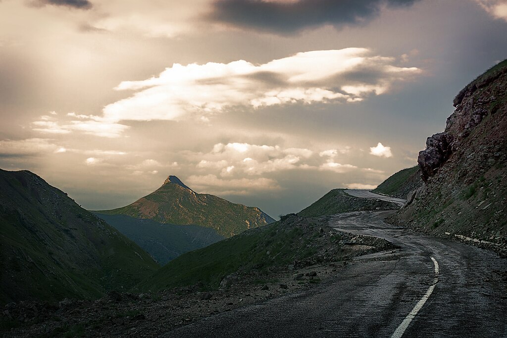 Route dans les montagnes de Pindos en Grèce - Photo de Despina Michailidou - Licence ccbysa 4.0