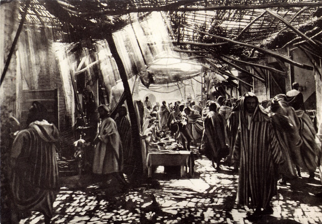 Photo du souk de la Médina dans les années 1920/1930 par Flandrin au Musée de la Photo de Marrakech.
