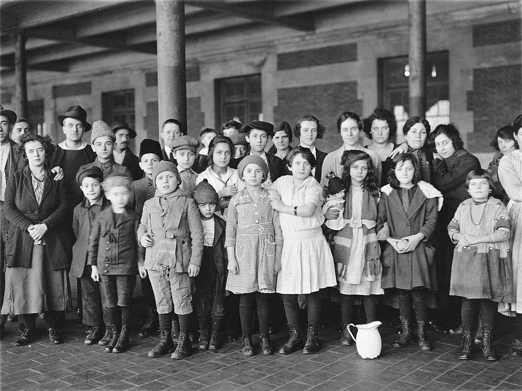 Immigrés à Ellis Island, New York.