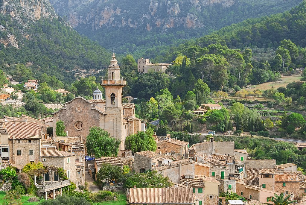 Vue sur le village de Valldemossa - Photo de Abrget47j - Licence ccbysa 3.0