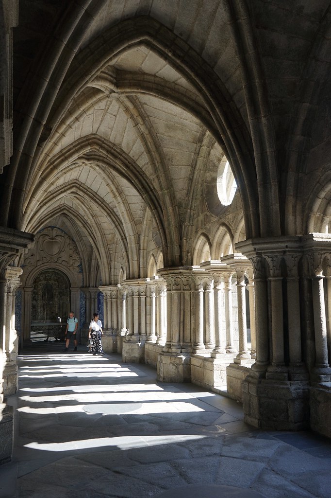 Cloitre gothique de la cathédrale (Sé) de Porto.