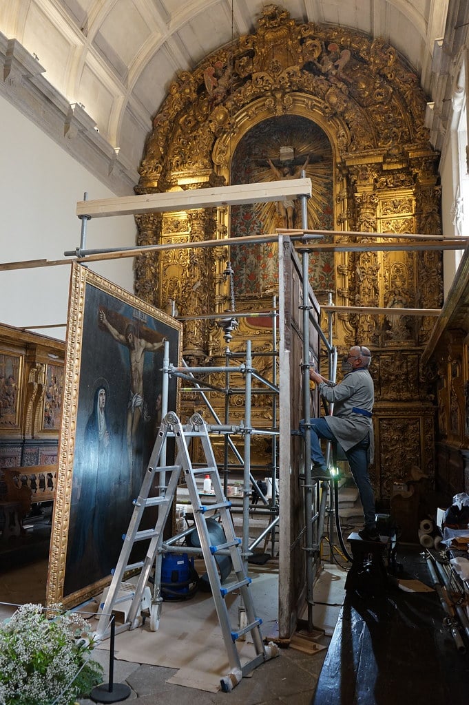 Rénovation de tableau dans la Sé.