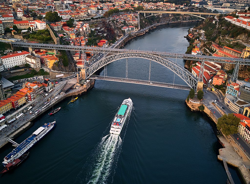 Vue aérienne sur le pont Luis I - Photo de Deensel