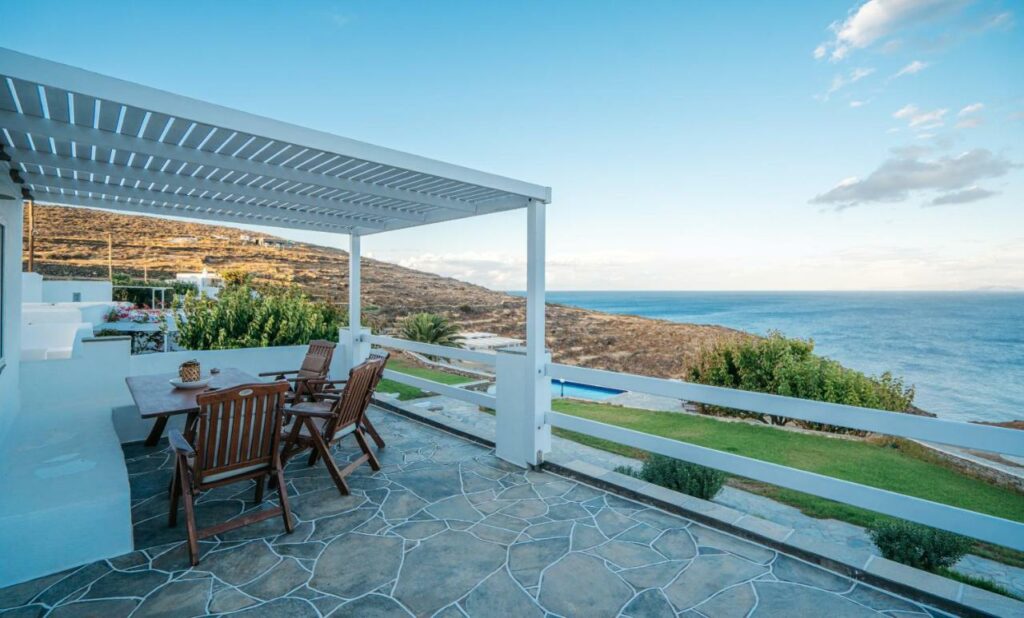 Terrasse d'un appartement Cape Napos sur l'île de Sifnos.