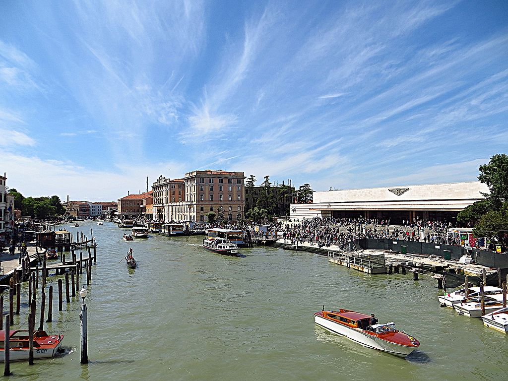 Gare de Venise San Lucia ouverte sur le Grand Canal - Photo de Mister No